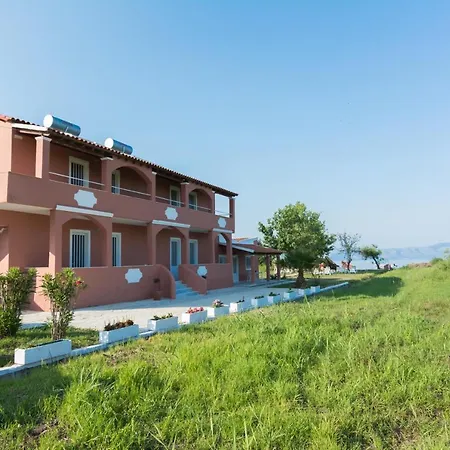 Melador Beachfront Apartament